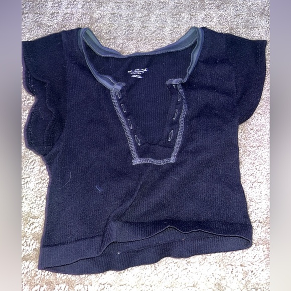 blue or black urban outfitters crop top - Picture 2 of 2